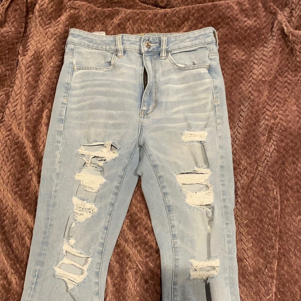 AMERICAN EAGLE distressed high waisted skinny Jean